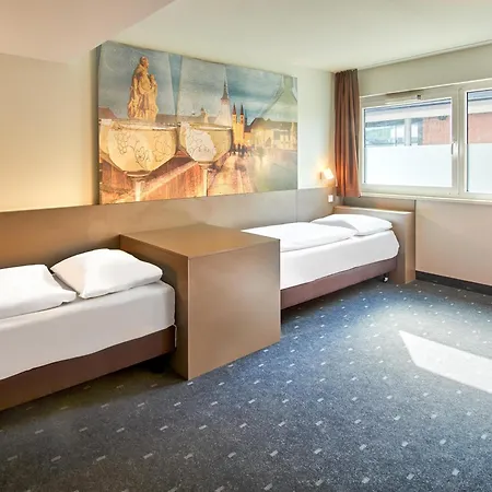 Отель Wuerzburg-city 3*