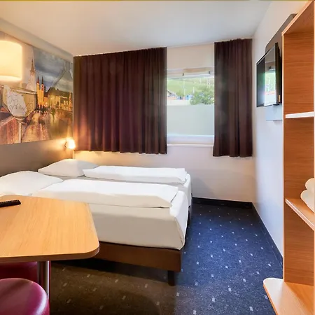 Отель Wuerzburg-city 3*
